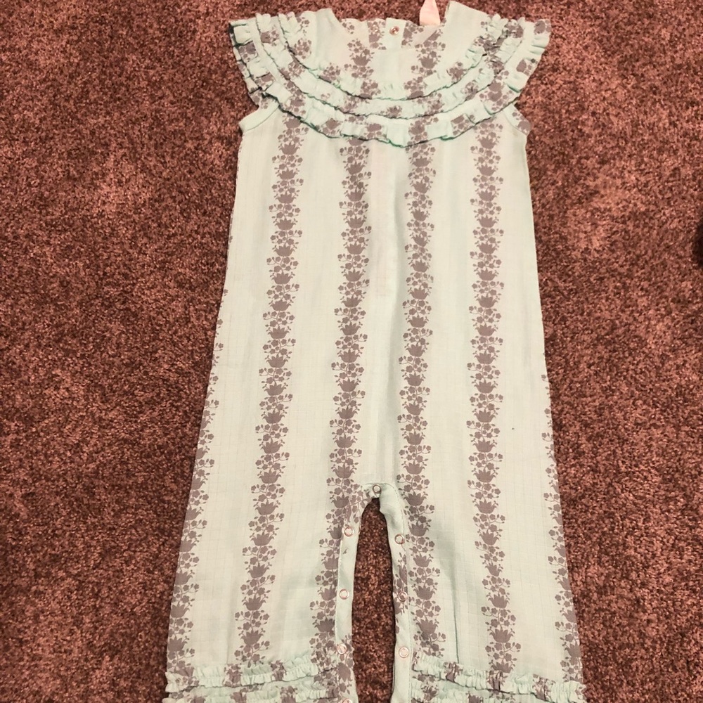 Kate Quinn one piece outfit 12-18 month NWT